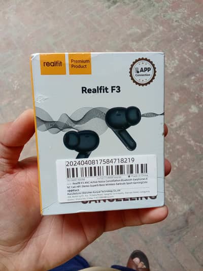 Realfit F3 earbuds