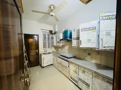 10 Marla Portion Available For Rent In Faisal Town