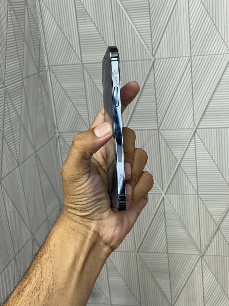 iphone 12 pro 4
