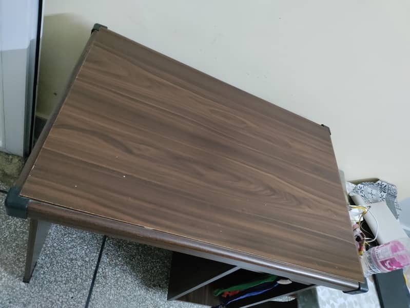 COMPUTER TABLE AND CHAIR 4
