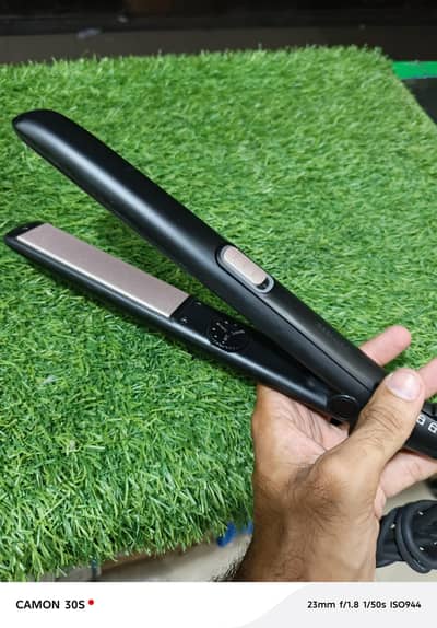 Ideenwelt Budget Friendly Hair Straightener new Condition Germany