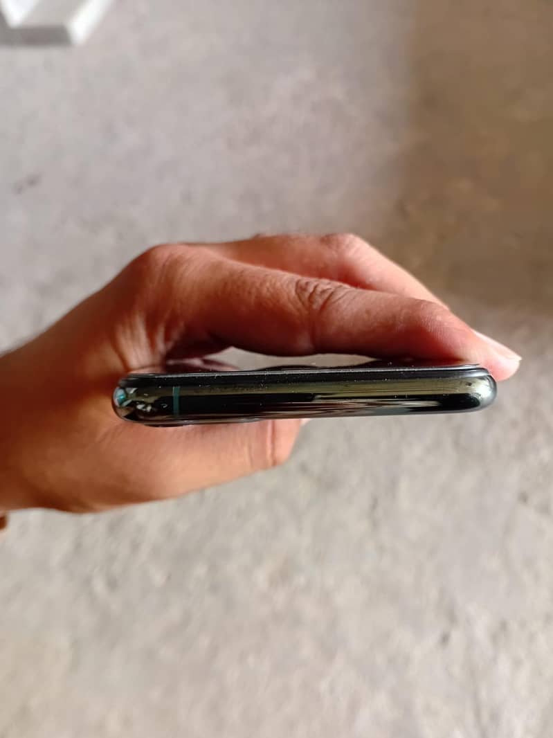 iPhone 11 pro max 7