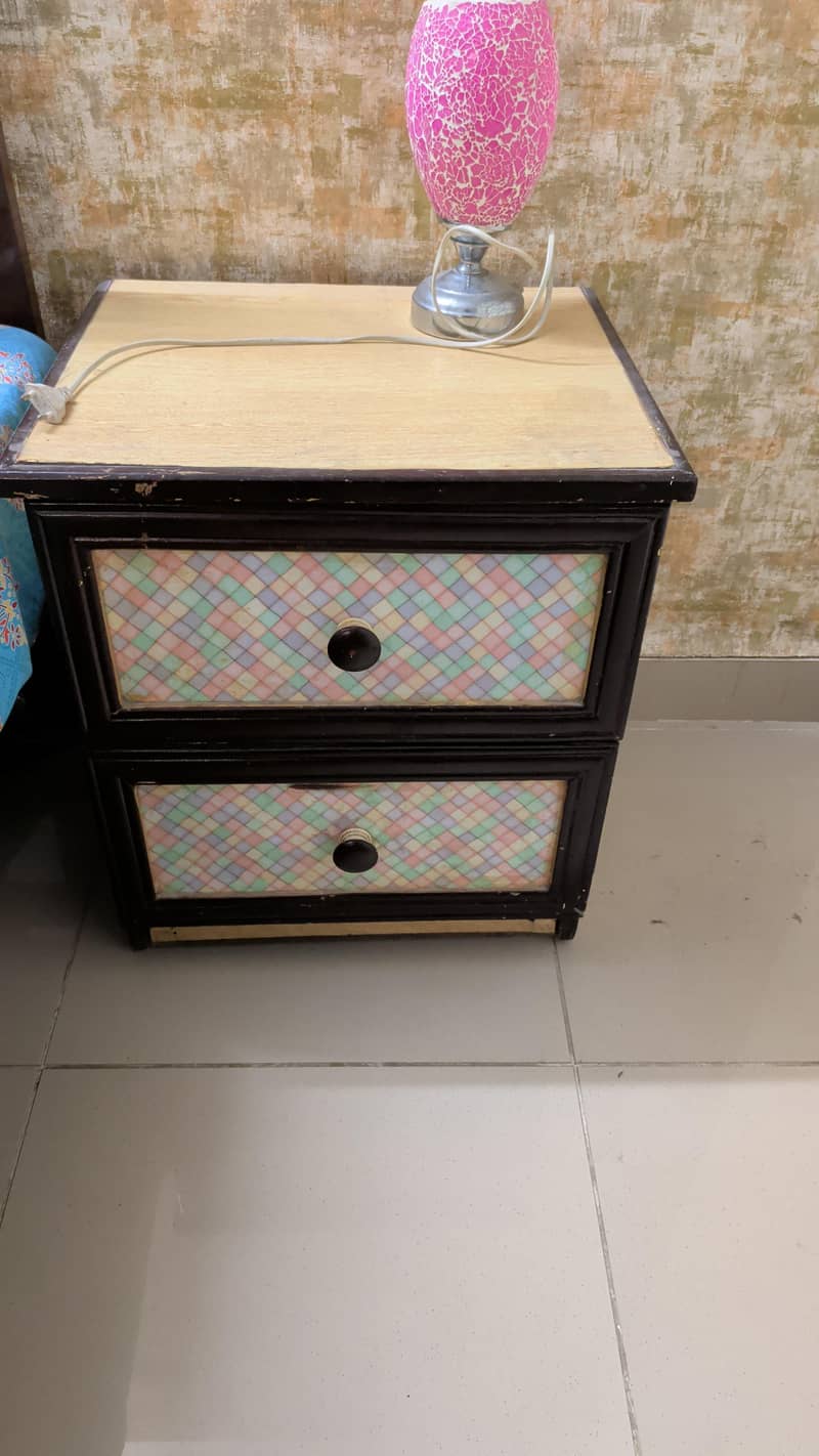 bed with side tables 3