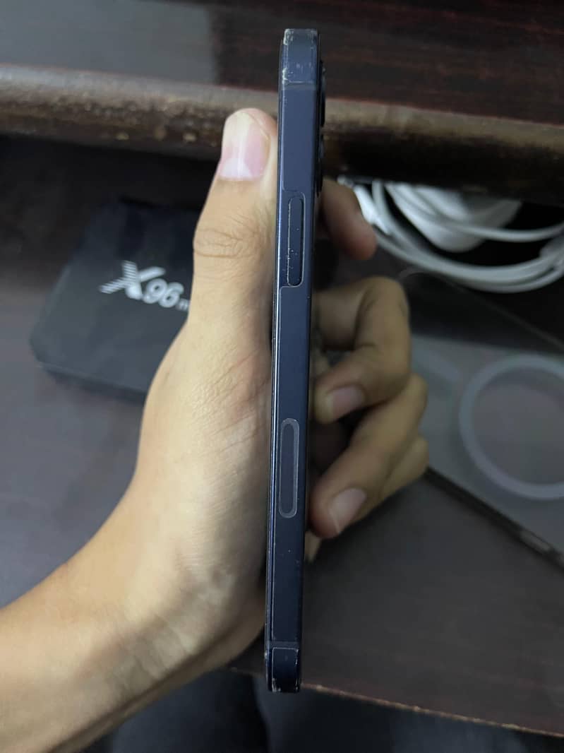 iPhone 12 jv 3
