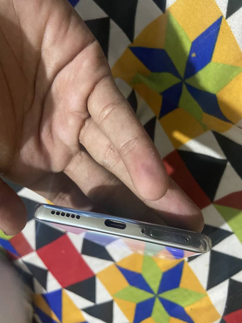 Tecno Camon40 pro 4