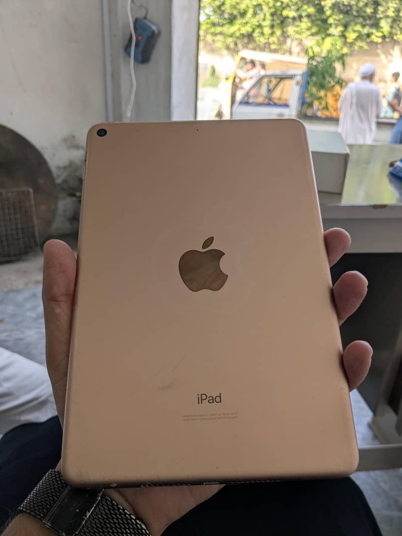 ipad mini 5 with box 6