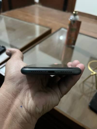 Iphone 11 256gb Non PTA 83% Battery health