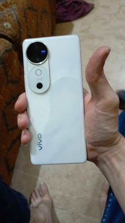 vivo v40 like brand new