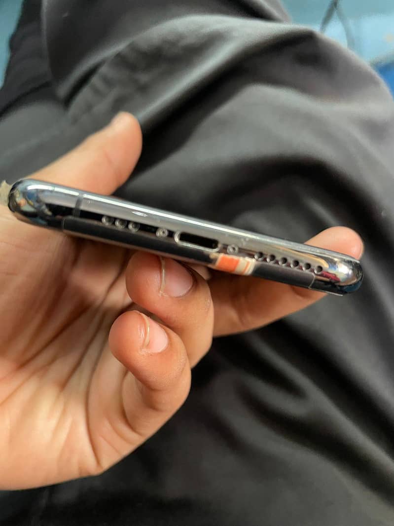 iphone 11 pro 2
