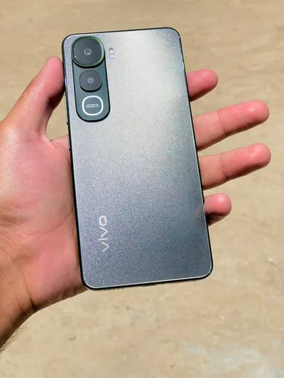 VIVO Y400 With original box and charger