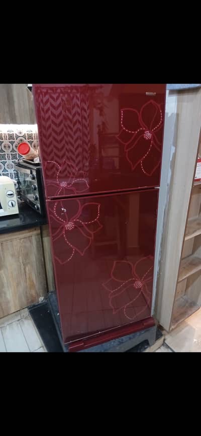 Orient refrigerator condition 10/10 . . . contact 03316390536