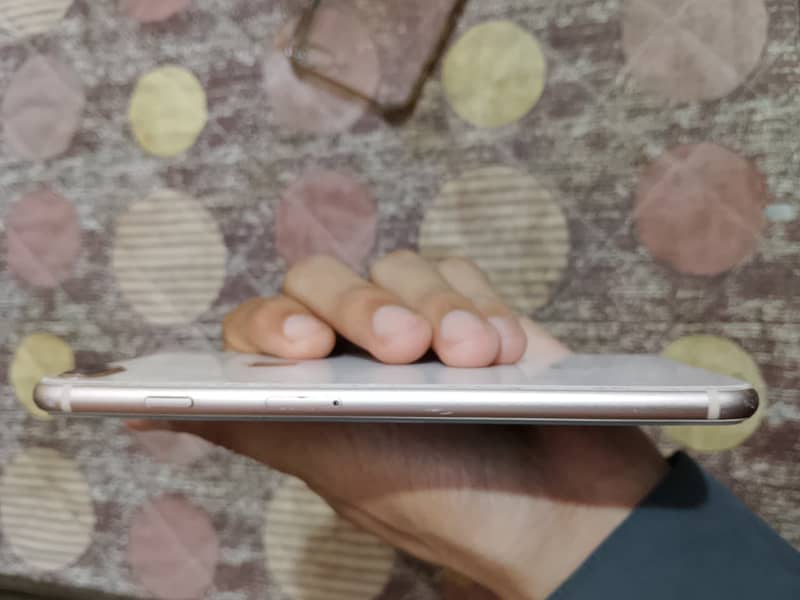 Apple iPhone 8 Plus 0