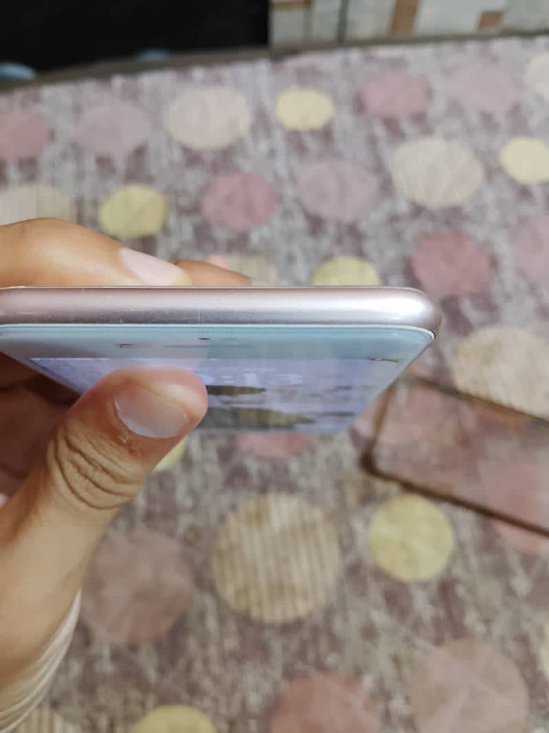 Apple iPhone 8 Plus 3