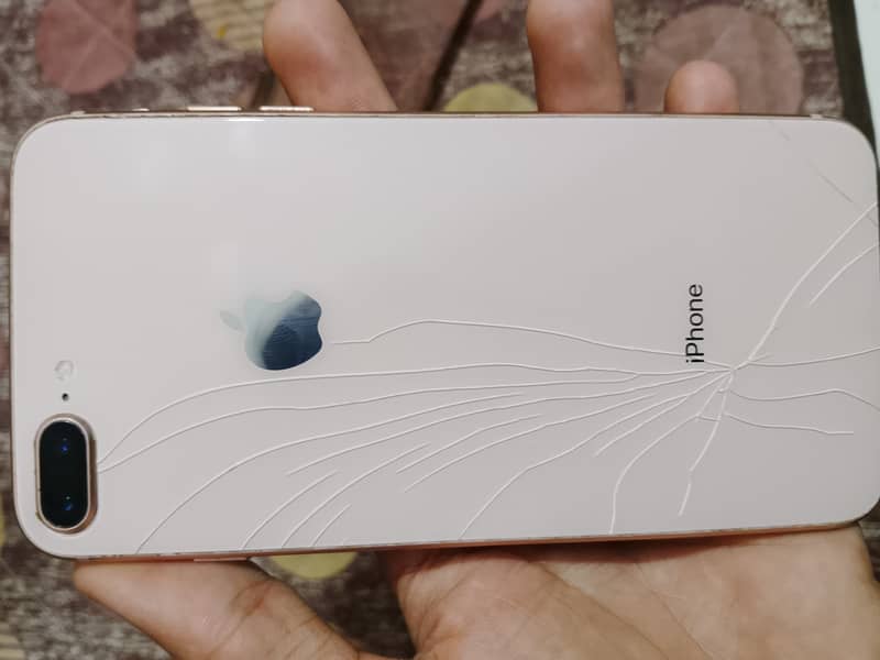 Apple iPhone 8 Plus 6