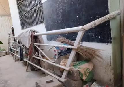 Stairs Iron Pipes Grill لوہے کے پائپ والی گِرِل