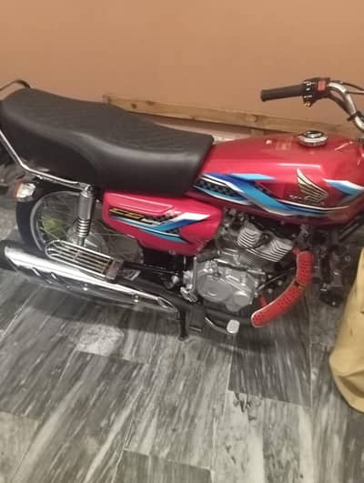 125 bike Sirf Whatsapp pe rabta kren
