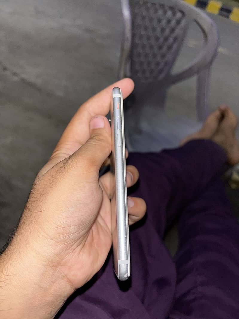 iPhone 7 4