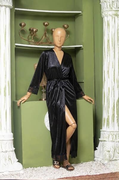 Elegant Luxury Silk Night Gown with Delicate Lace Trim - Comfortable S