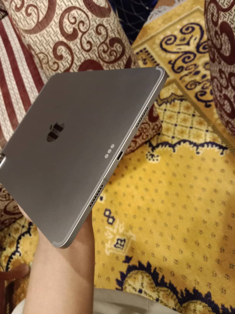ipad pro (11_inch)(4th generation) M2 12