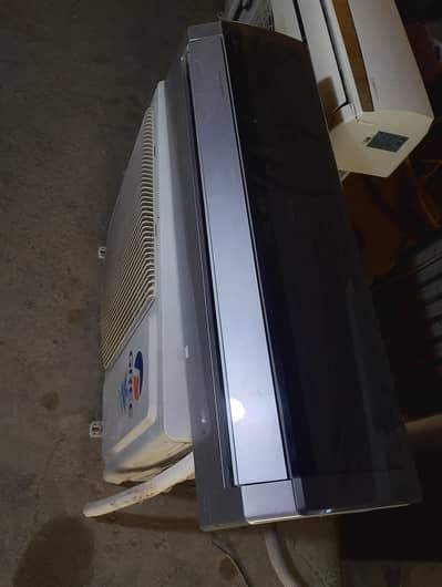 gree used good condition no leakage perfect condition