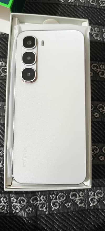 infinix Hot 60 pro - 1 day box open