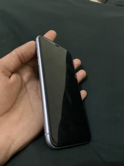 I phone 11 bypass 64 Gb 91 health 10/10 phone