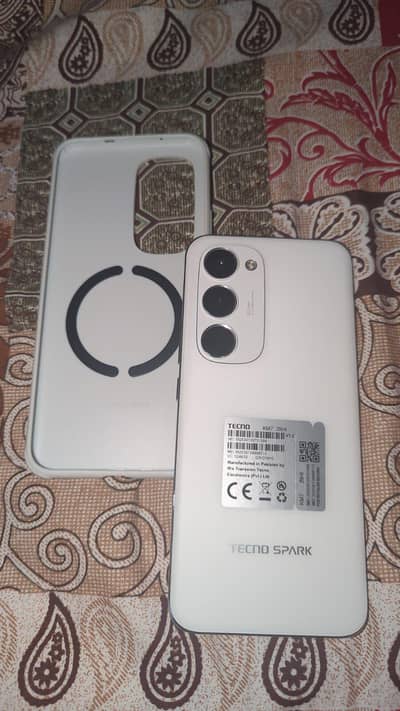 Tecno spark 40 pro plus