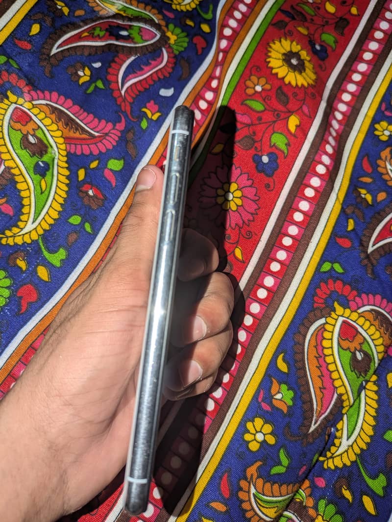 Apple iPhone X 3