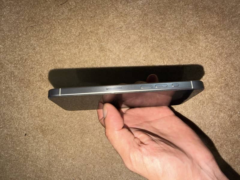 iPhone 15pro max 5