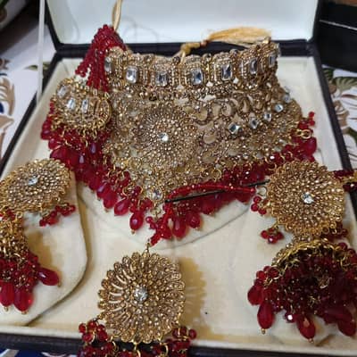 jewellery set only 1 time used