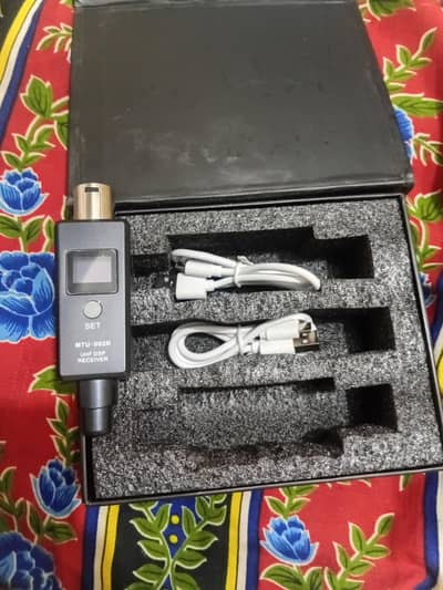 MTu _002R UHF Dsp. receiver