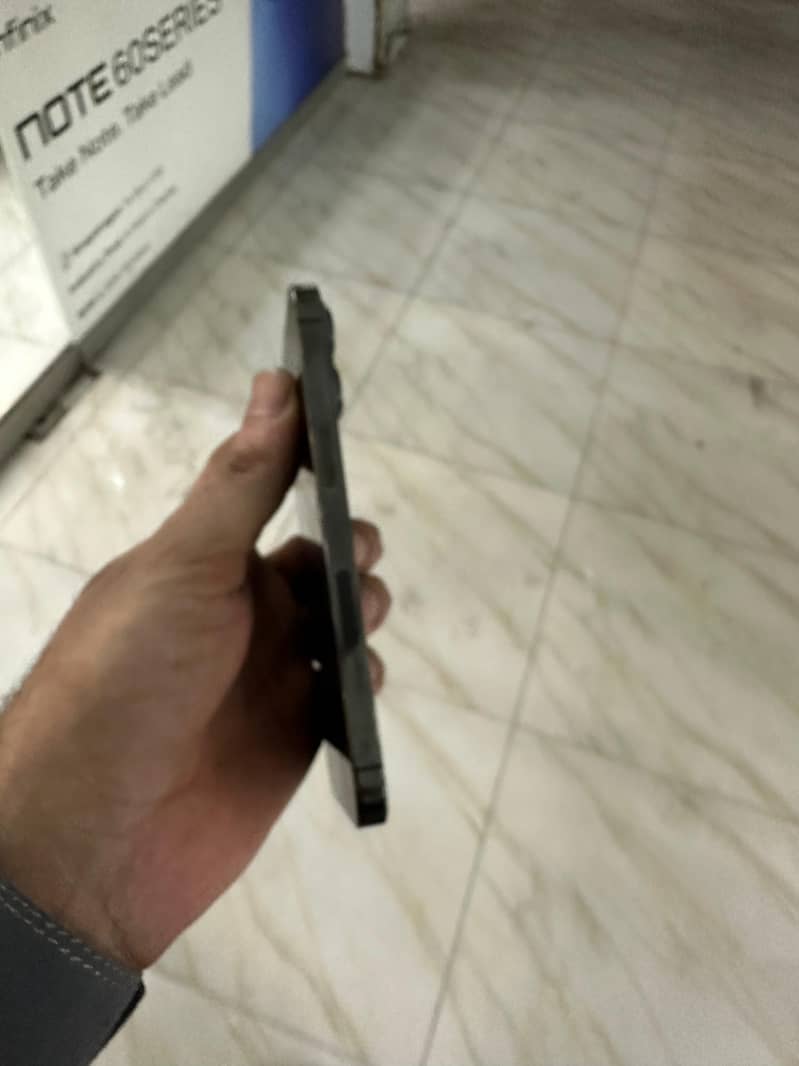 Apple iPhone 13 Pro 1