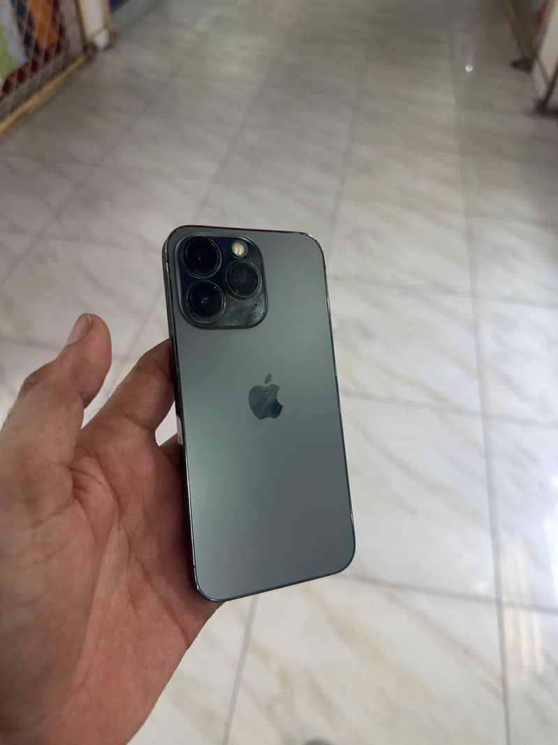 Apple iPhone 13 Pro 3