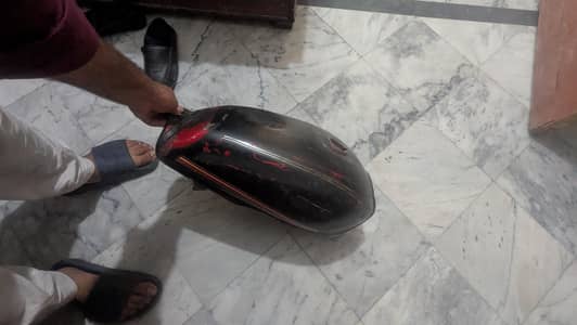 Honda CD 70 fuel tank and side cover