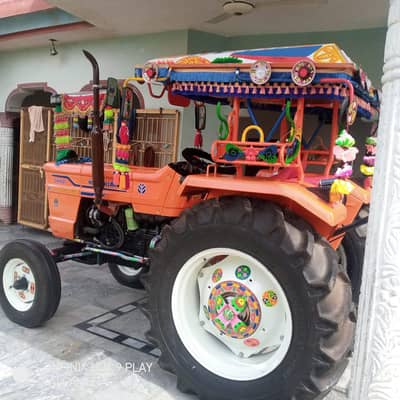 Tractor (Al Ghazi)