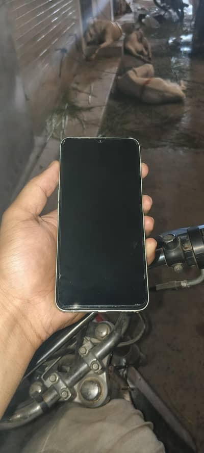 Realme C35