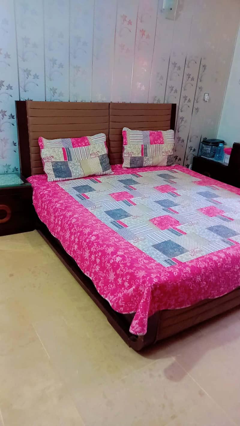 Complete Double Bed With Dressing Table 0