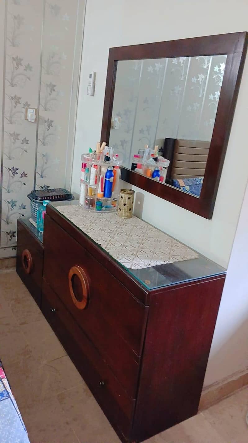 Complete Double Bed With Dressing Table 1