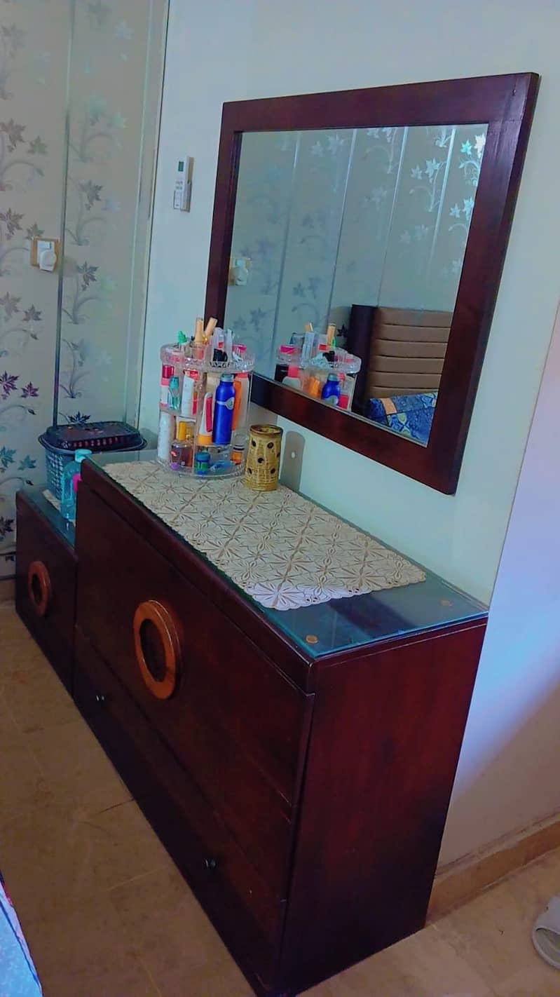 Complete Double Bed With Dressing Table 4