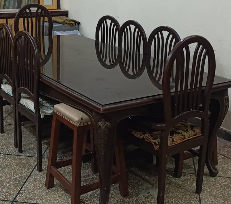 Dining Table with Chier 0
