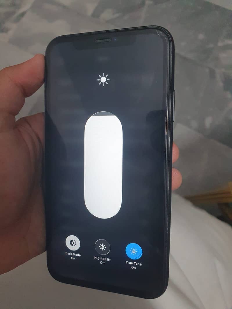 Apple iPhone 11 3