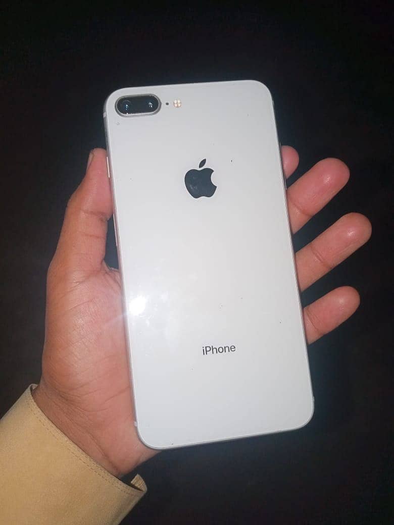 Apple iPhone 8 Plus 2