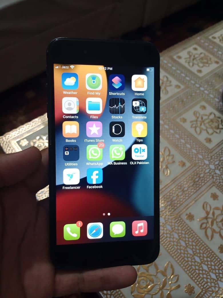 Apple iPhone 7 Plus 0