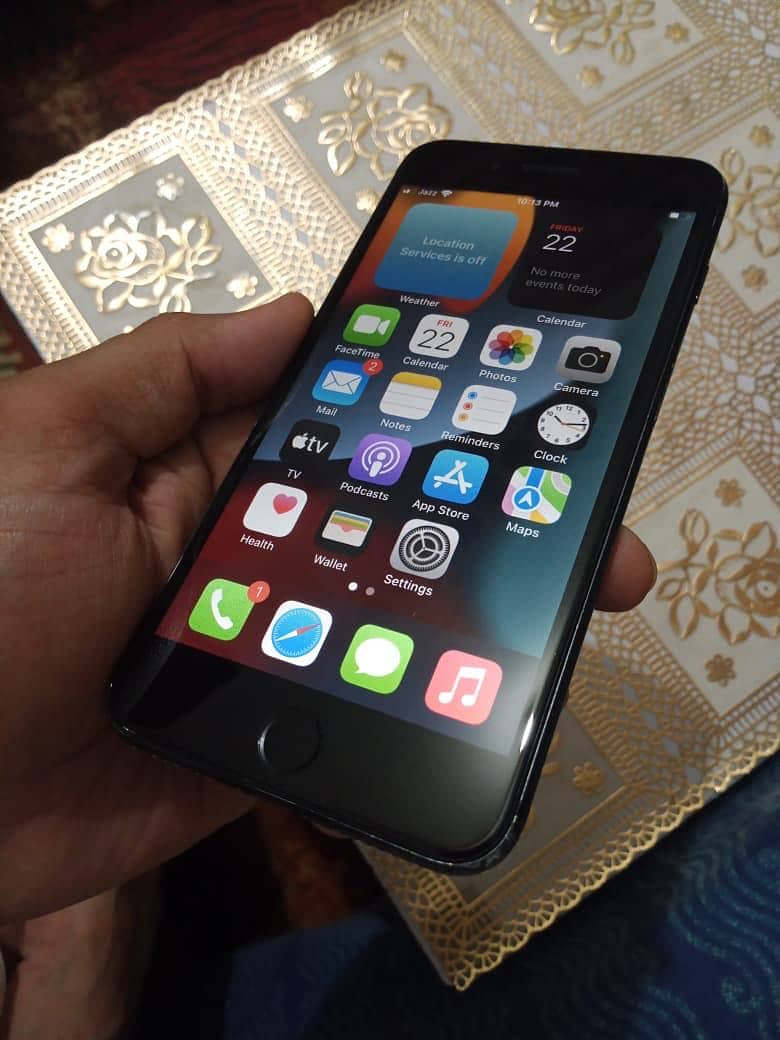 Apple iPhone 7 Plus 1