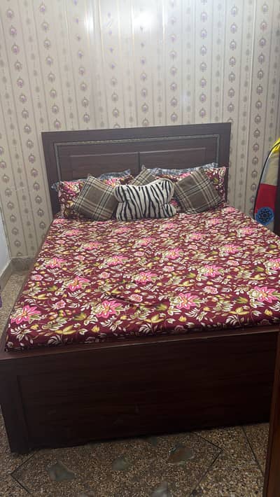 Queen bed