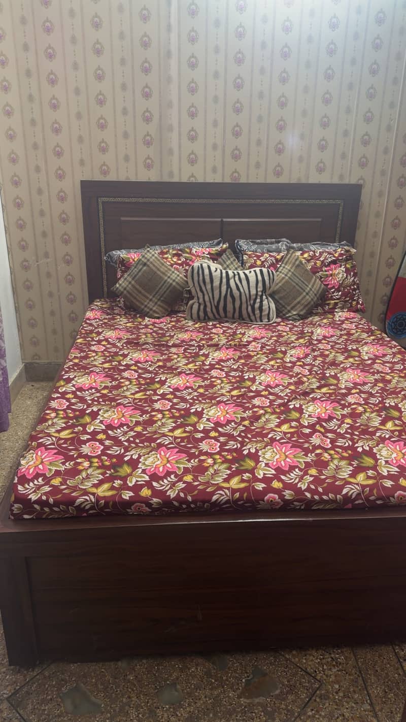 Queen bed 1