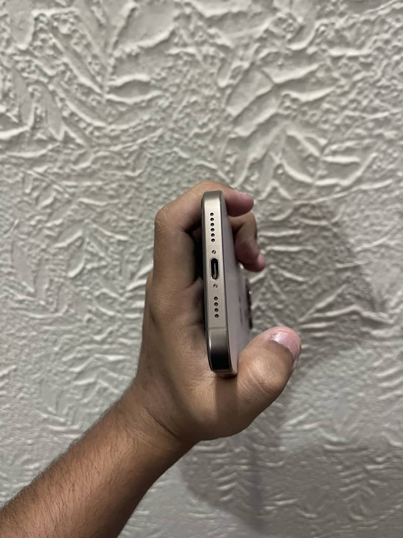 iPhone 16 Pro Max 7