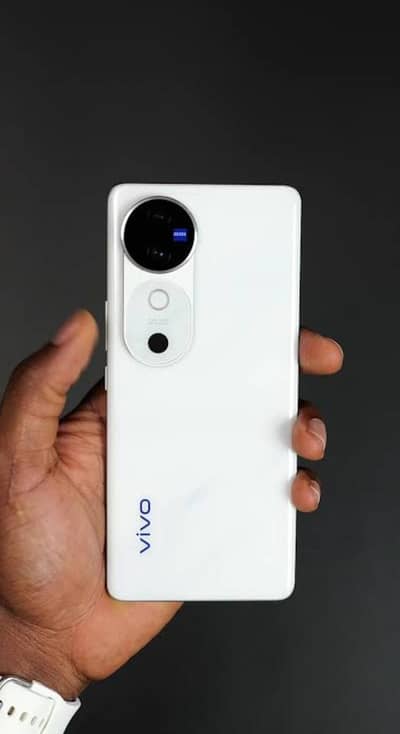 vivo v40 lush condition
