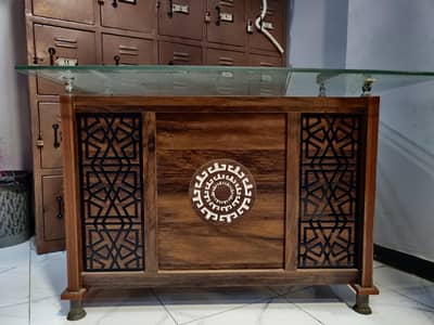 reception counter in luxury wooden 10 10 condition