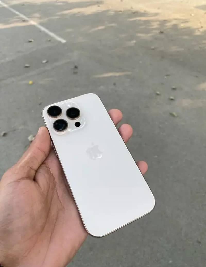 iphone 16 pro 0
